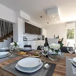 Pet Friendly In Vakantiehuis Prigradica