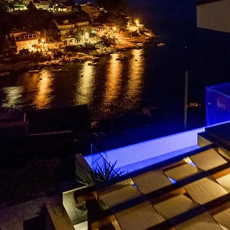 Holiday home Front In With Sauna Prigradica