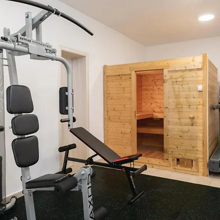 Front In With Sauna
