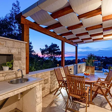 Holiday home Front In With Sauna Prigradica