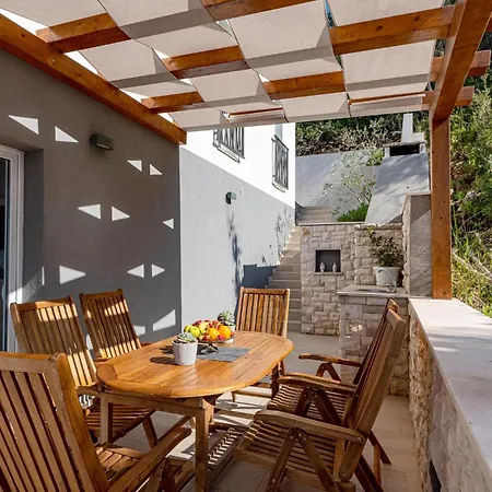 Pet Friendly In Prigradica